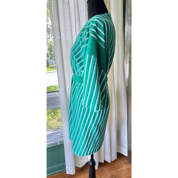 Vintage 80s terrycloth robe, green white stripes, short bell sleeves, tiebelt - Picture 5 of 9